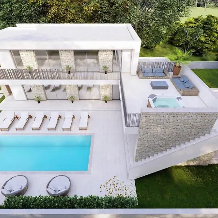 Crowonder New Intrada With Heated Swimming Pool